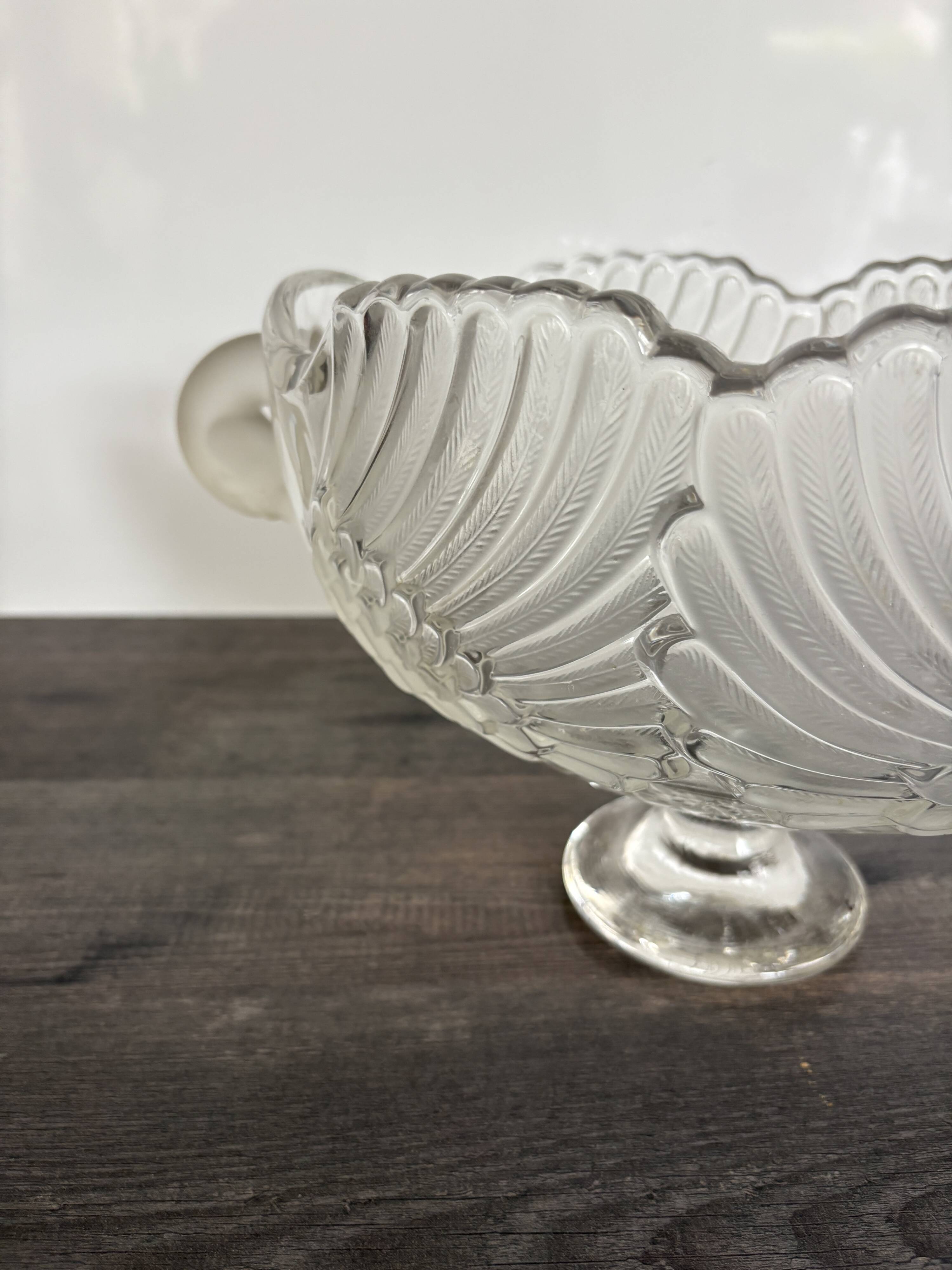 Art Deco molded pressed glass bowl – France 1930