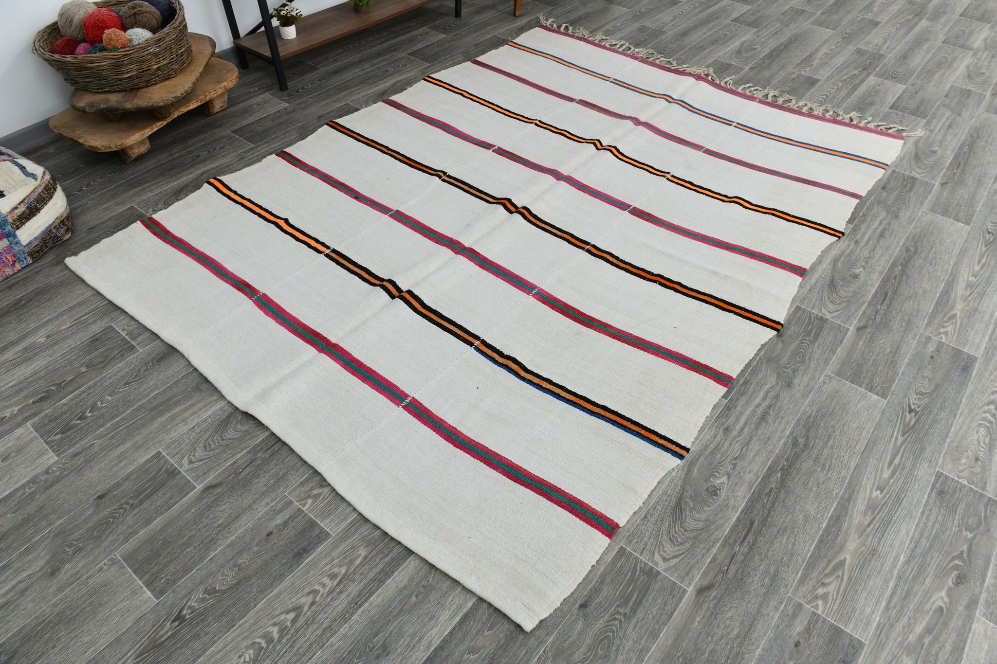 6x8 pinstriped turkish rug, 184x253cm