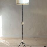 Lampadaire tripode vintage metal noir et boule laiton