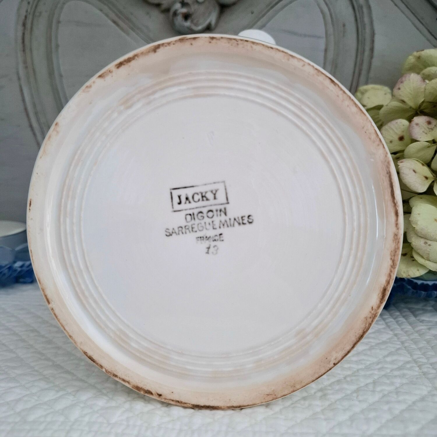 Pichet ancien en faïence Digoin