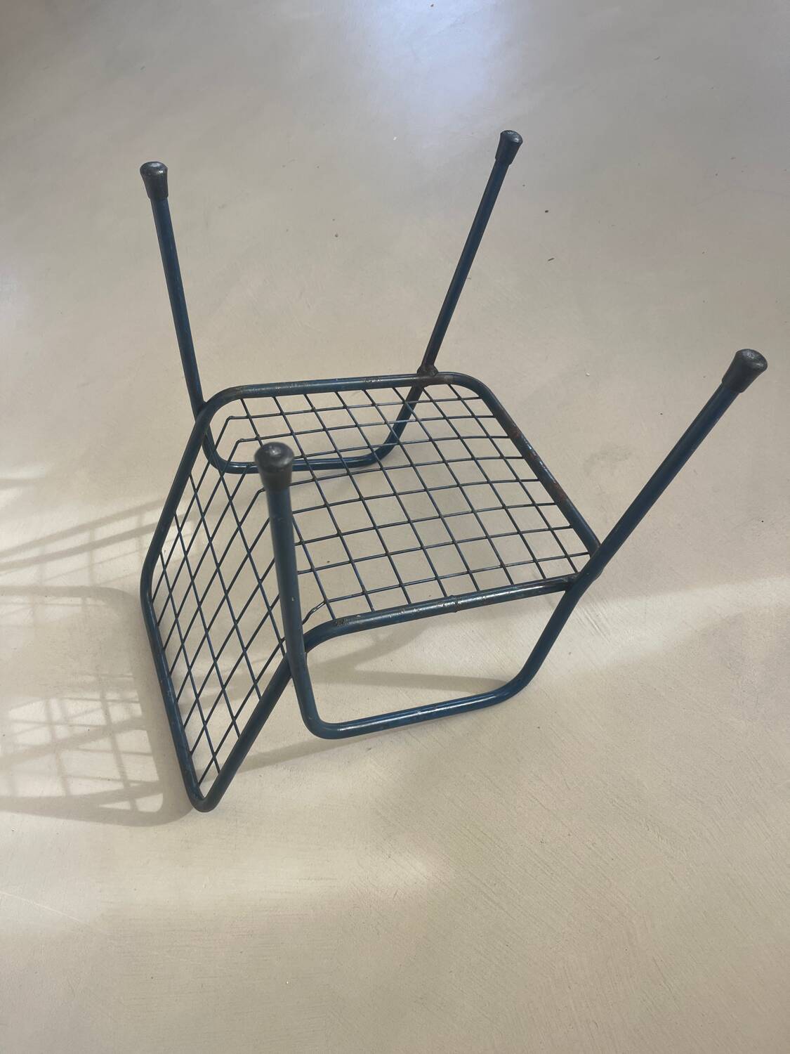 Emu chair for children