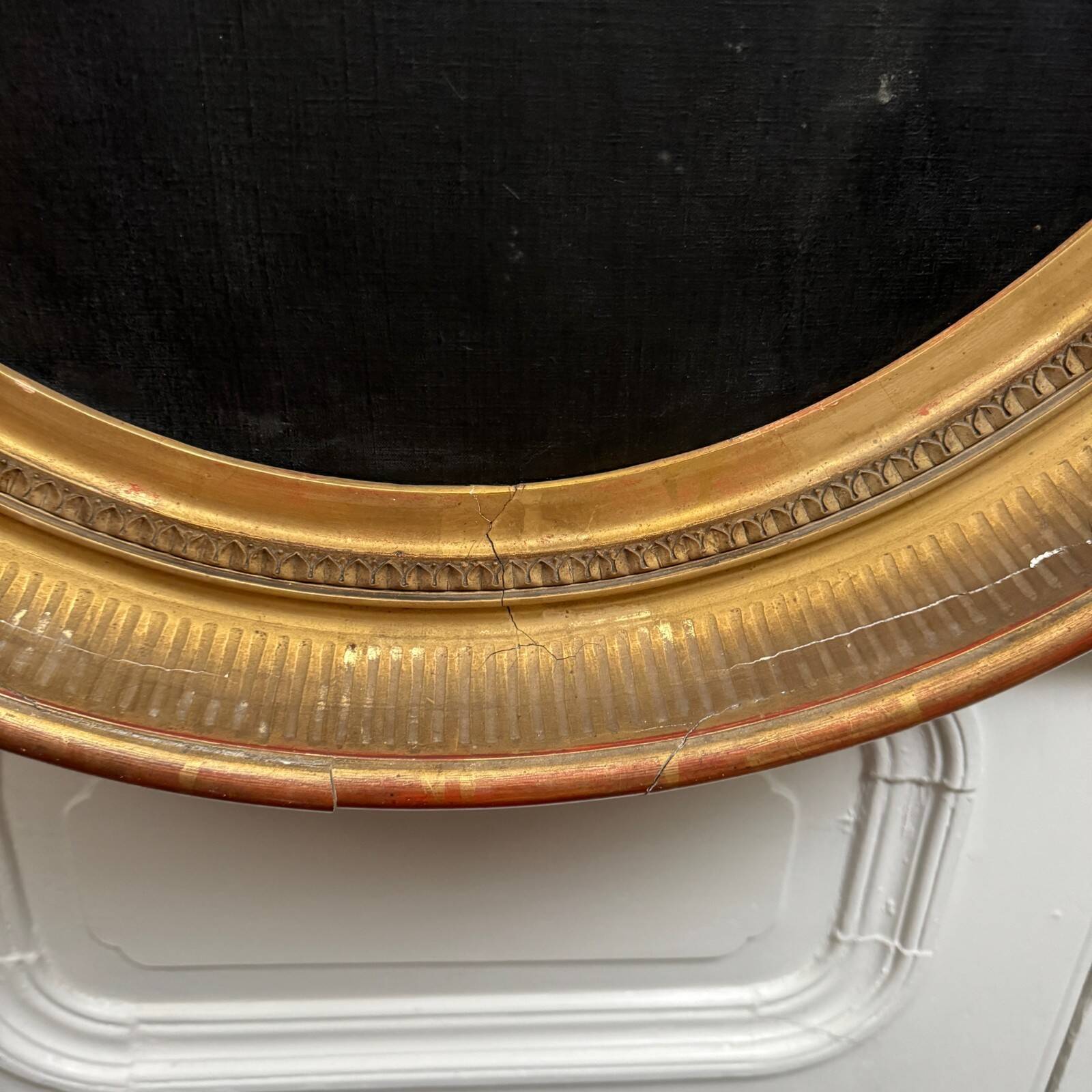 Oil on canvas portrait of a man, late 19th century, oval frame gilded with gold leaf.