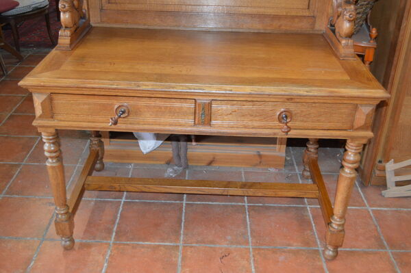 Bureau de notaire en chêne
