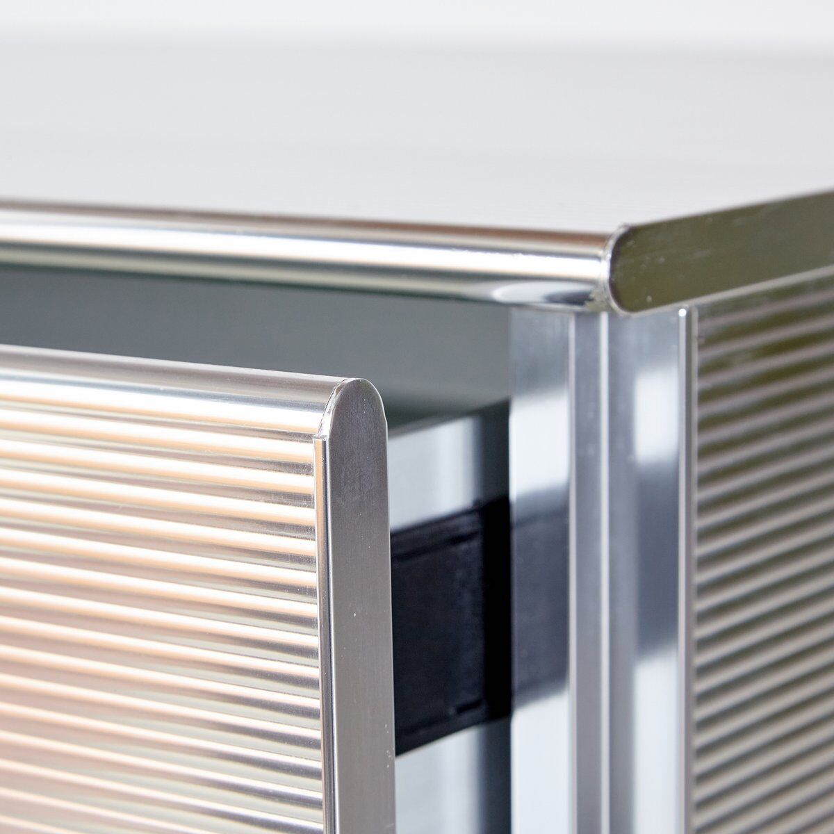 2000s aluminium drawers