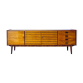Buffet milieu de siècle
