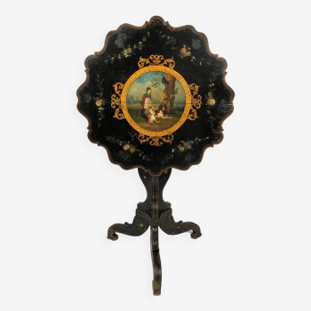 Tilting pedestal table with scrolled top decorated with a central painted medallion, Napoleon III period
