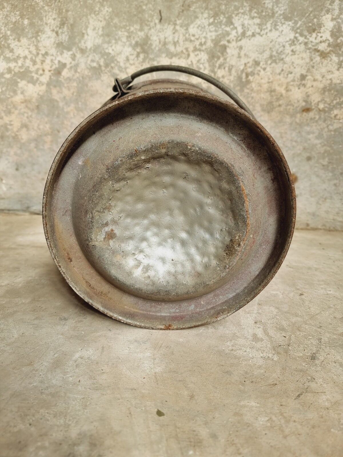 Old bucket fire bucket waste bucket