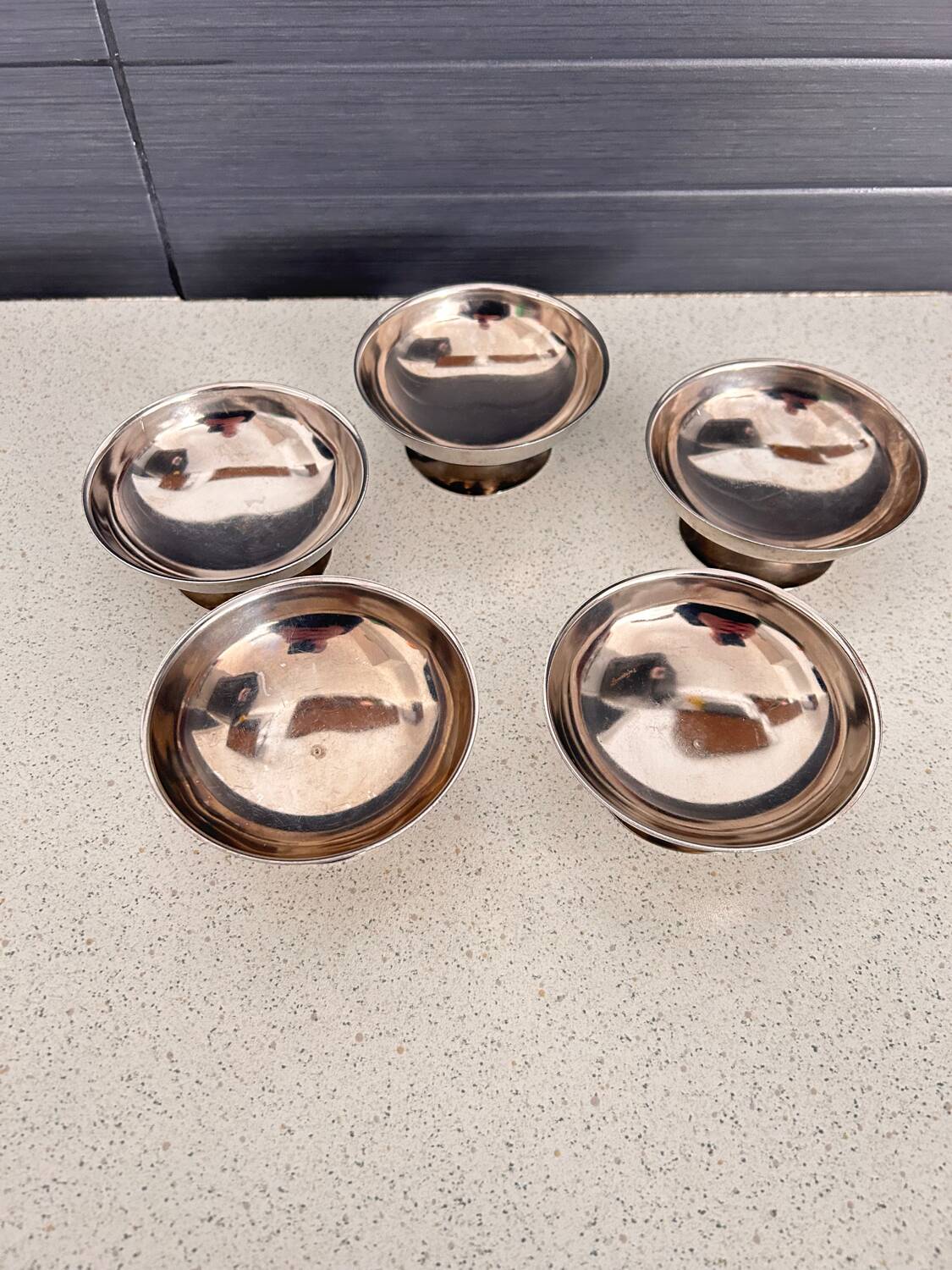 Set of 5 stainless steel fruit or ice cream bowls