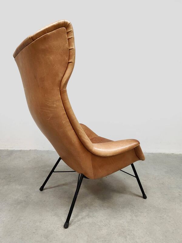 Fauteuil à oreilles vintage design République tchèque Miroslav Navratil