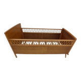 Art Deco baby with its wooden compass feet