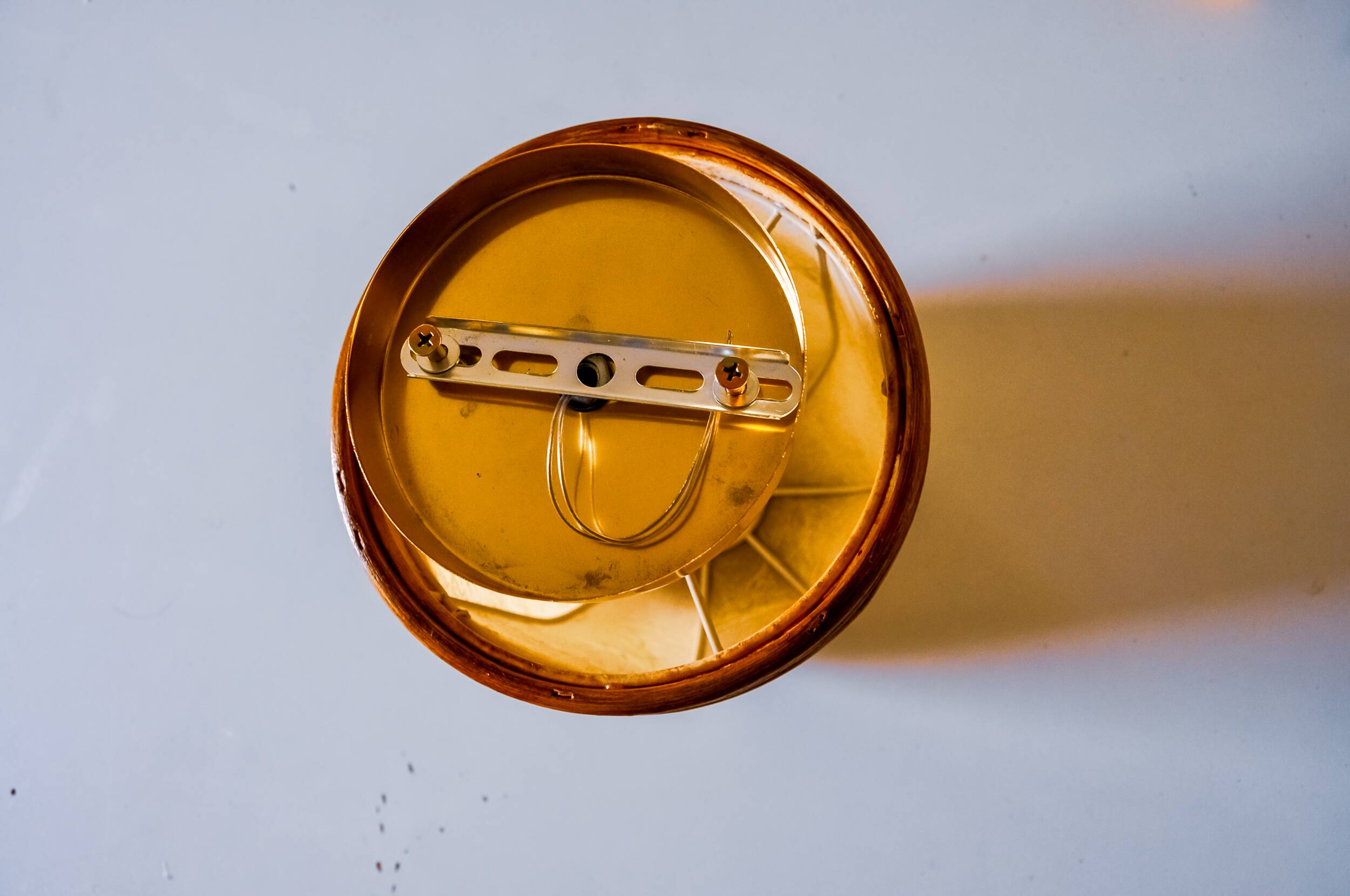 Pear-shaped “cocoon” wall lamp, Italy, 1960