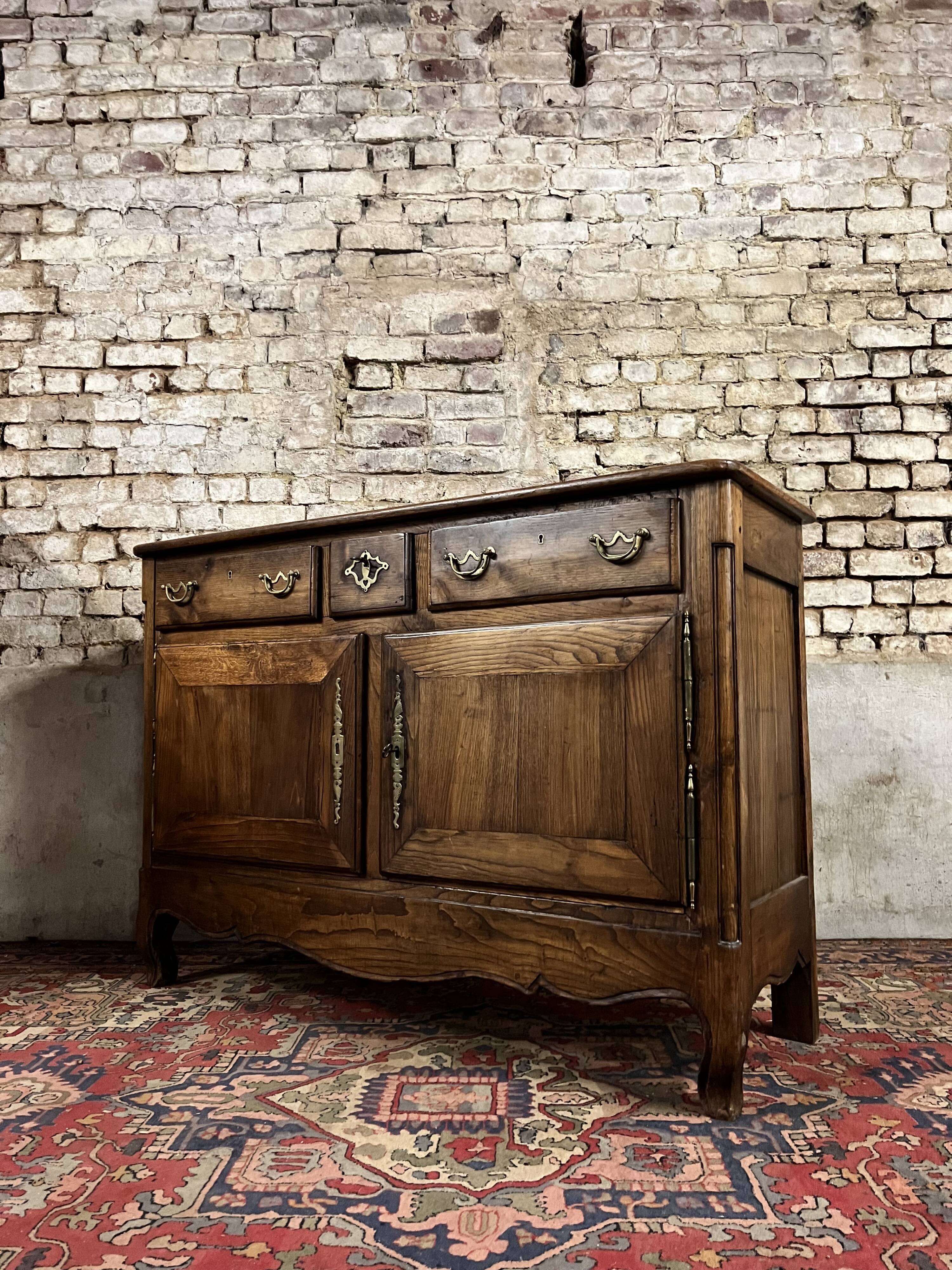 Buffet In Natural Wood Regional Work in Louis XV Style from the 19th Century