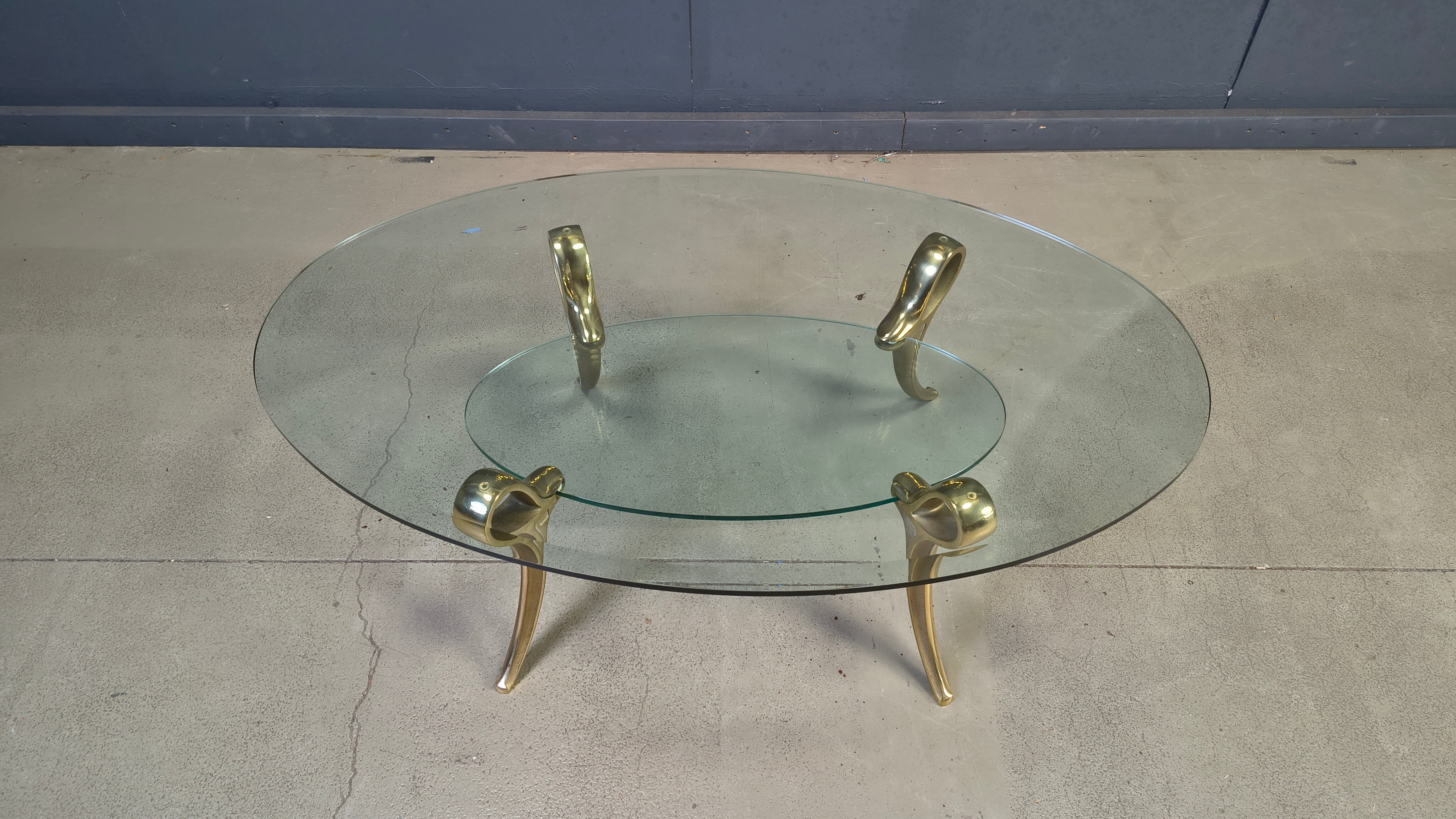 Table basse en laiton et en verre, années 1970