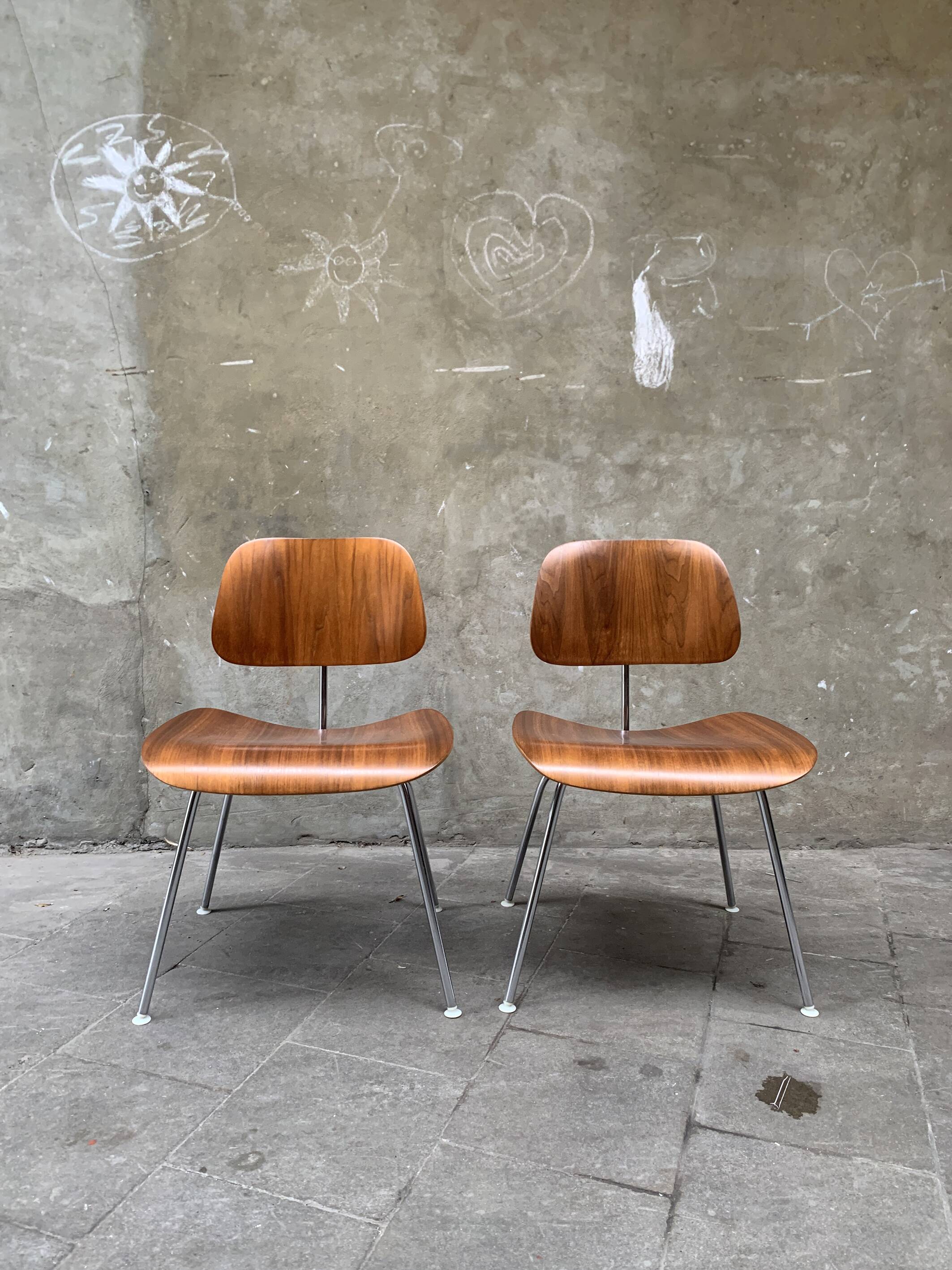 Chaises DCM Noyer Ray & Charles Eames Dining Chair Metal Herman Miller