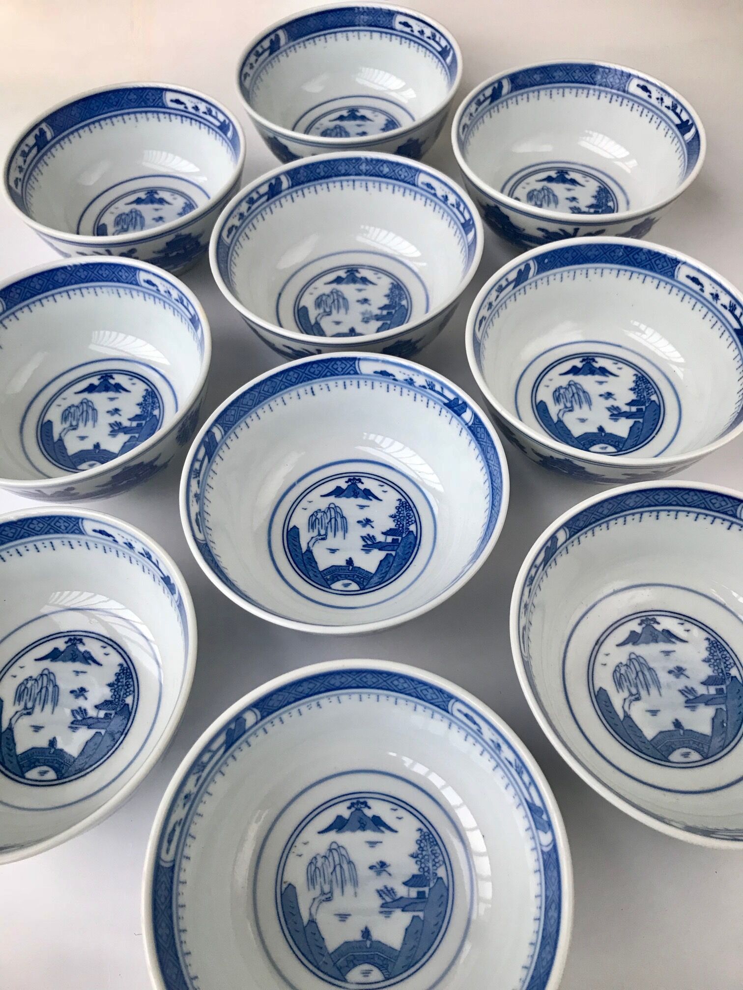Set of 10 Chinese bowls