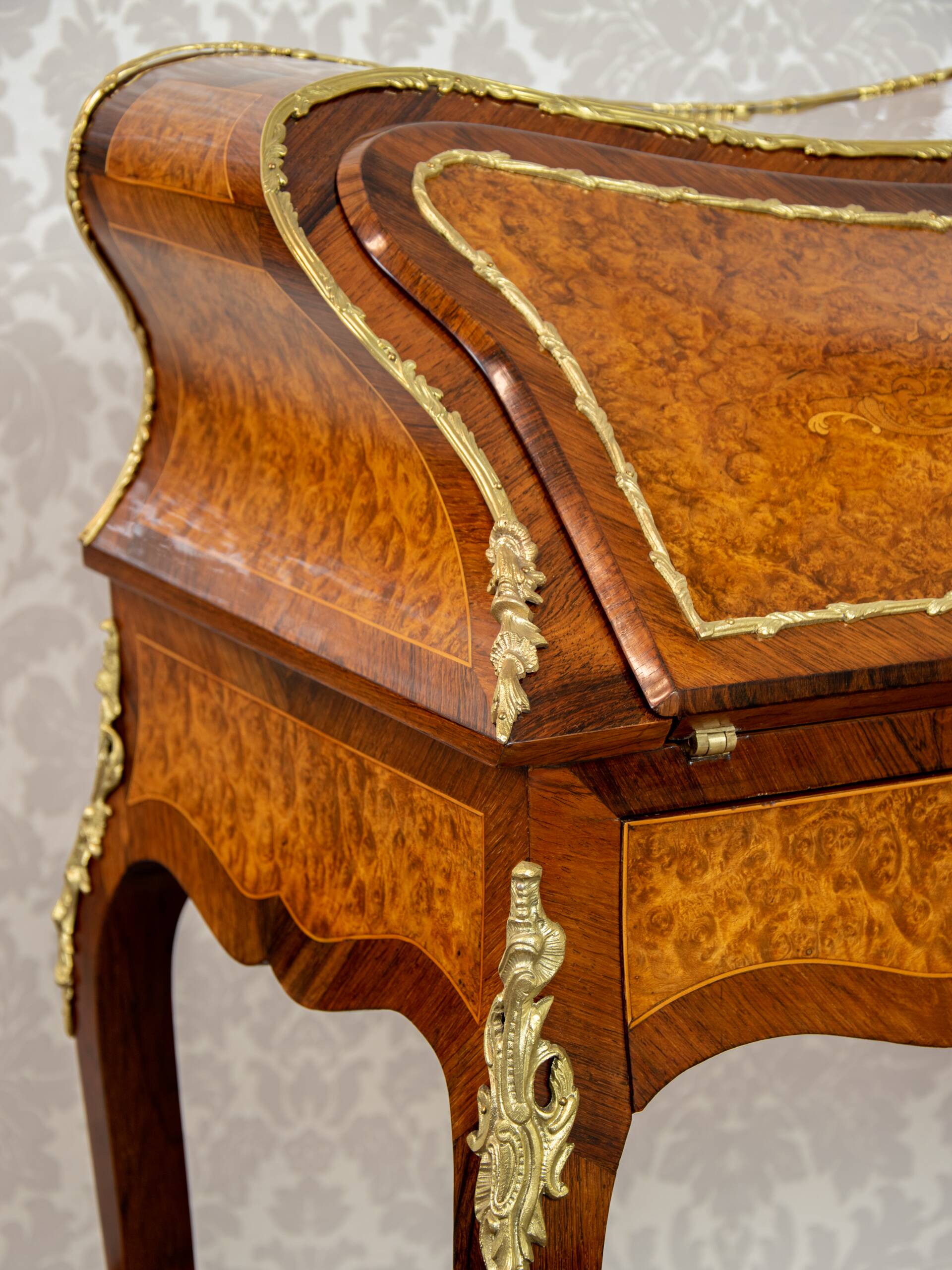 Secretary Bonheur du Jour Louis XV in rosewood and walnut 1870-1900