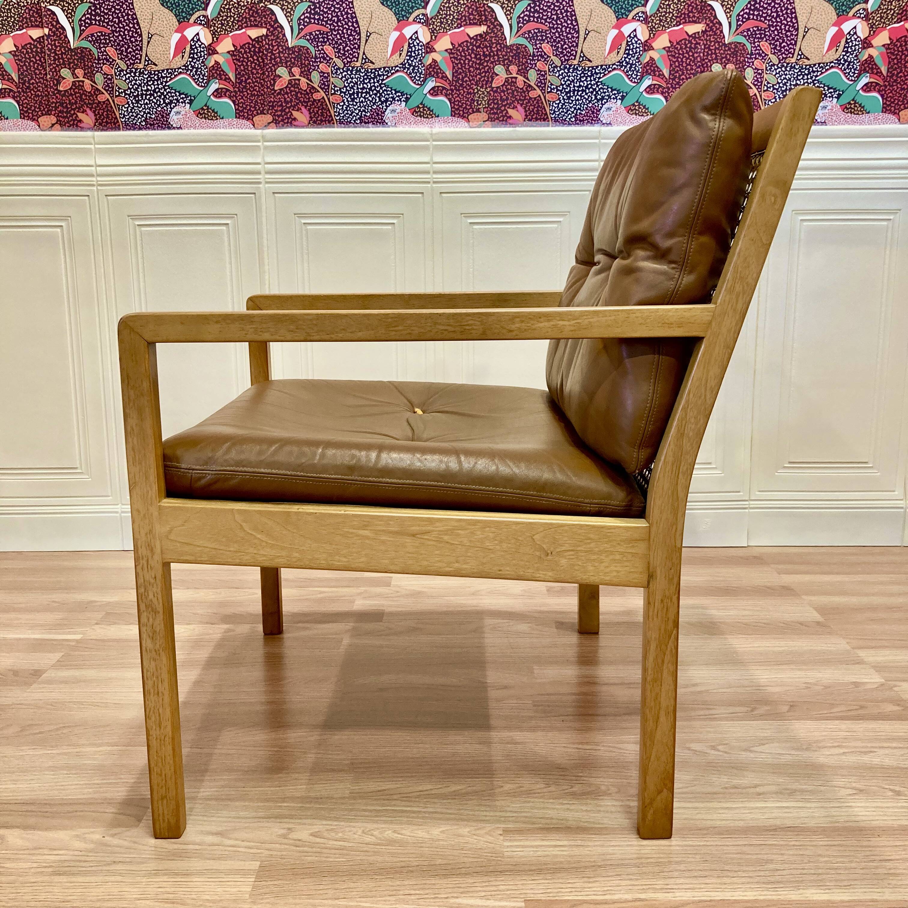 Fauteuil cuir design scandinave "Bernt Petersen" 1960.
