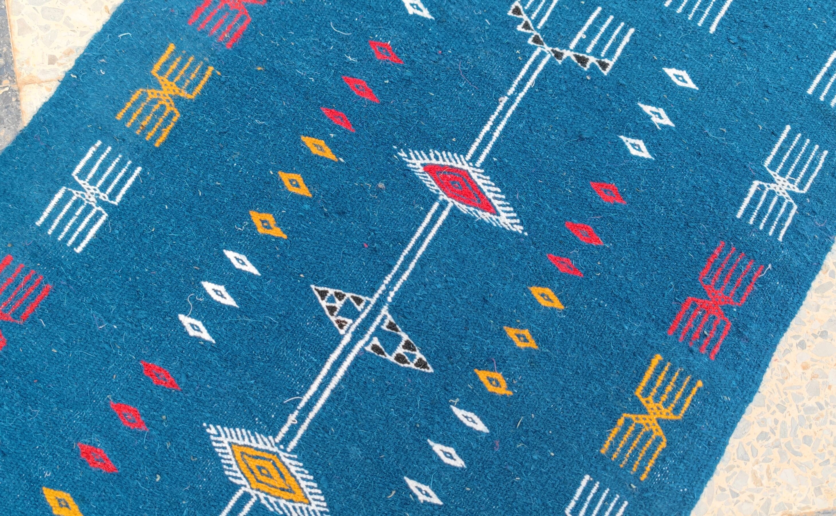 Berber rug in wool 112x68cm