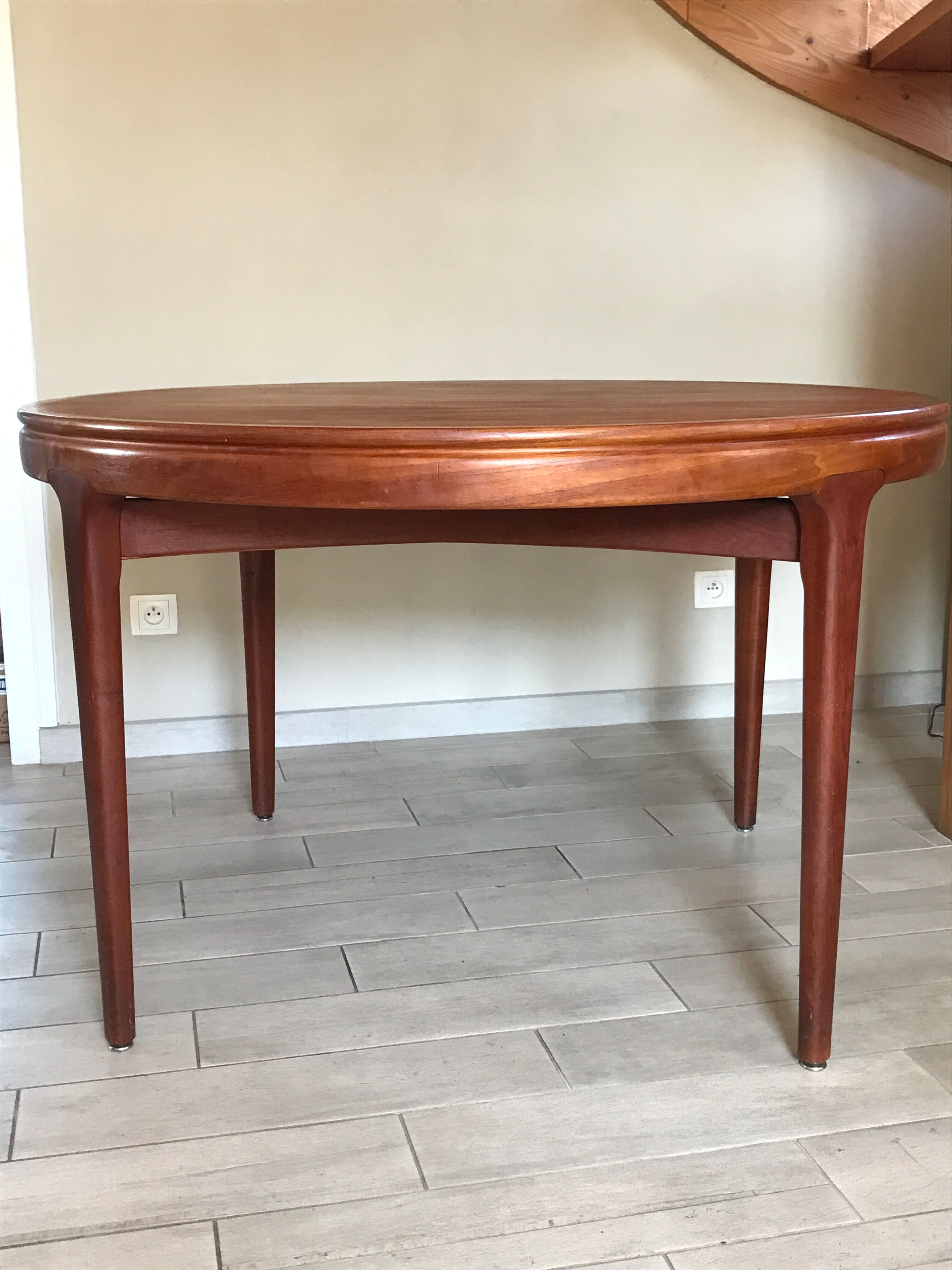 Scandinavian table Samcom design Arne Hovmand Olsen Denmark 60s