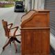 Bureau américain en chêne et son fauteuil