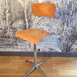 Swivel workshop chair