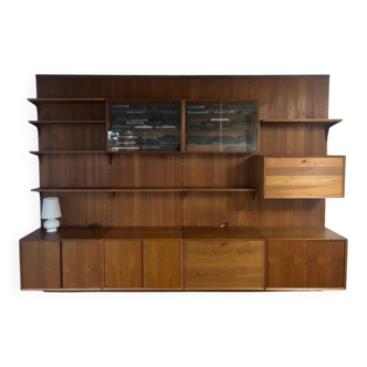 Wall system by Poul Cadovius (1959)