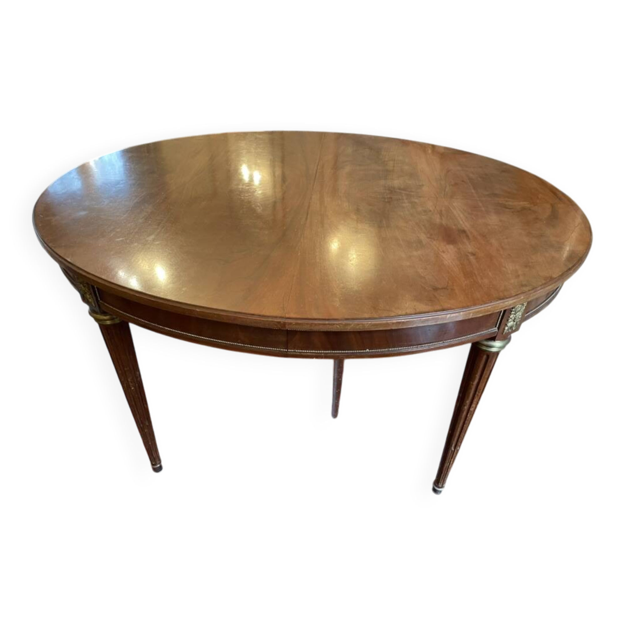 Oval dining table in Louis XVI style