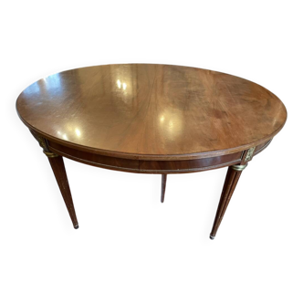 Oval dining table in Louis XVI style