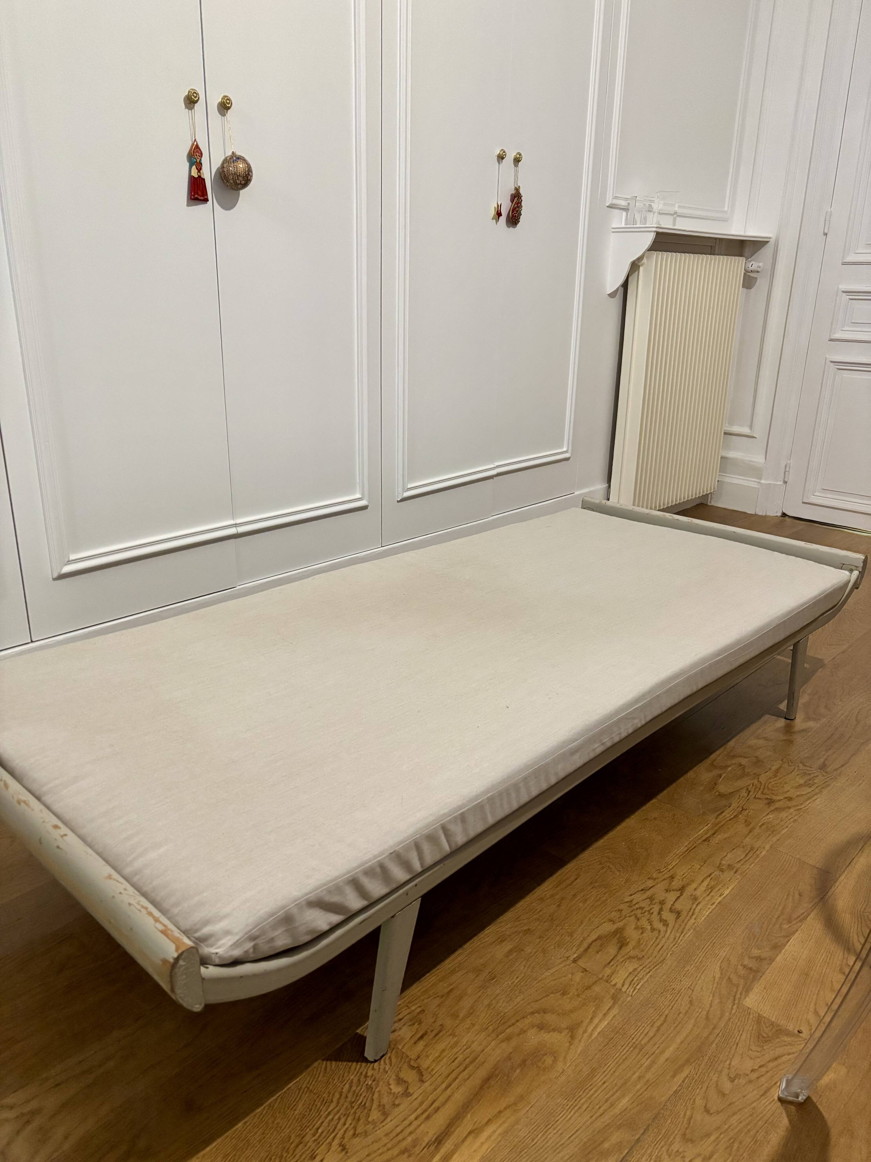 Cleopatra daybed by designer Dick Cordemeijer