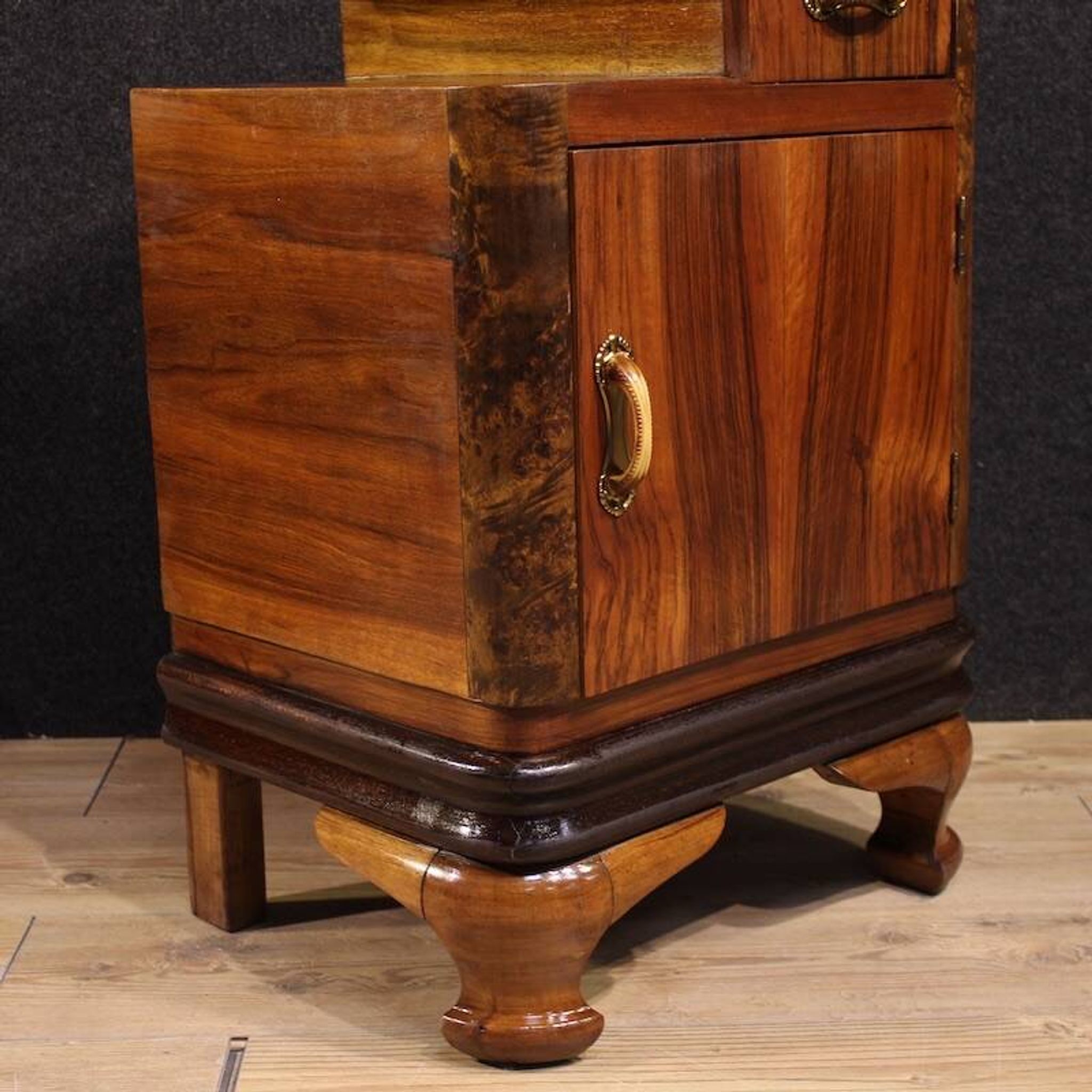 Paire de tables de chevet italiennes, 20e siècle