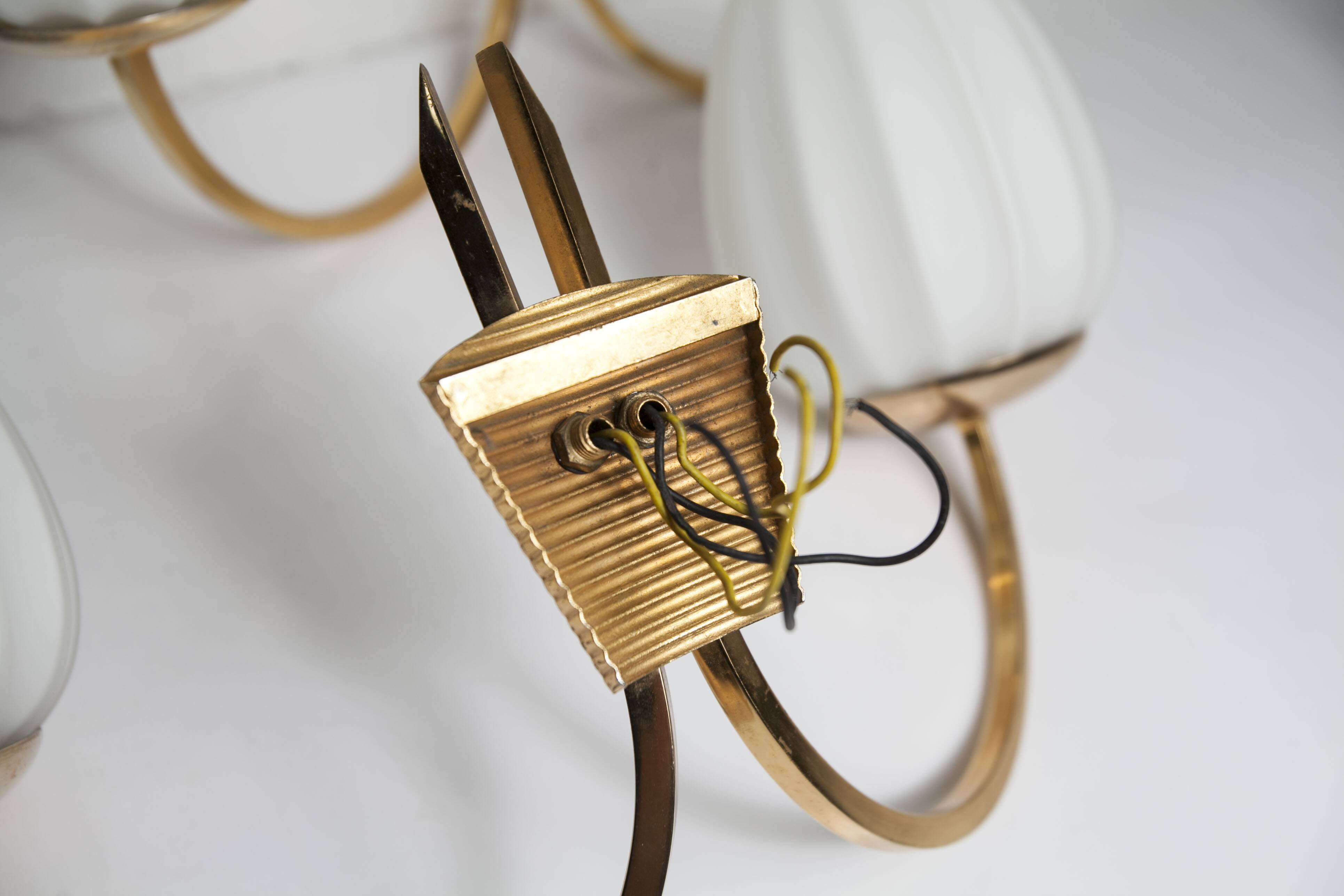 Pair of 1960 opaline and brass wall lights from Italy