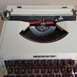 Lisa 30 Antares Pure Vintage Typewriter