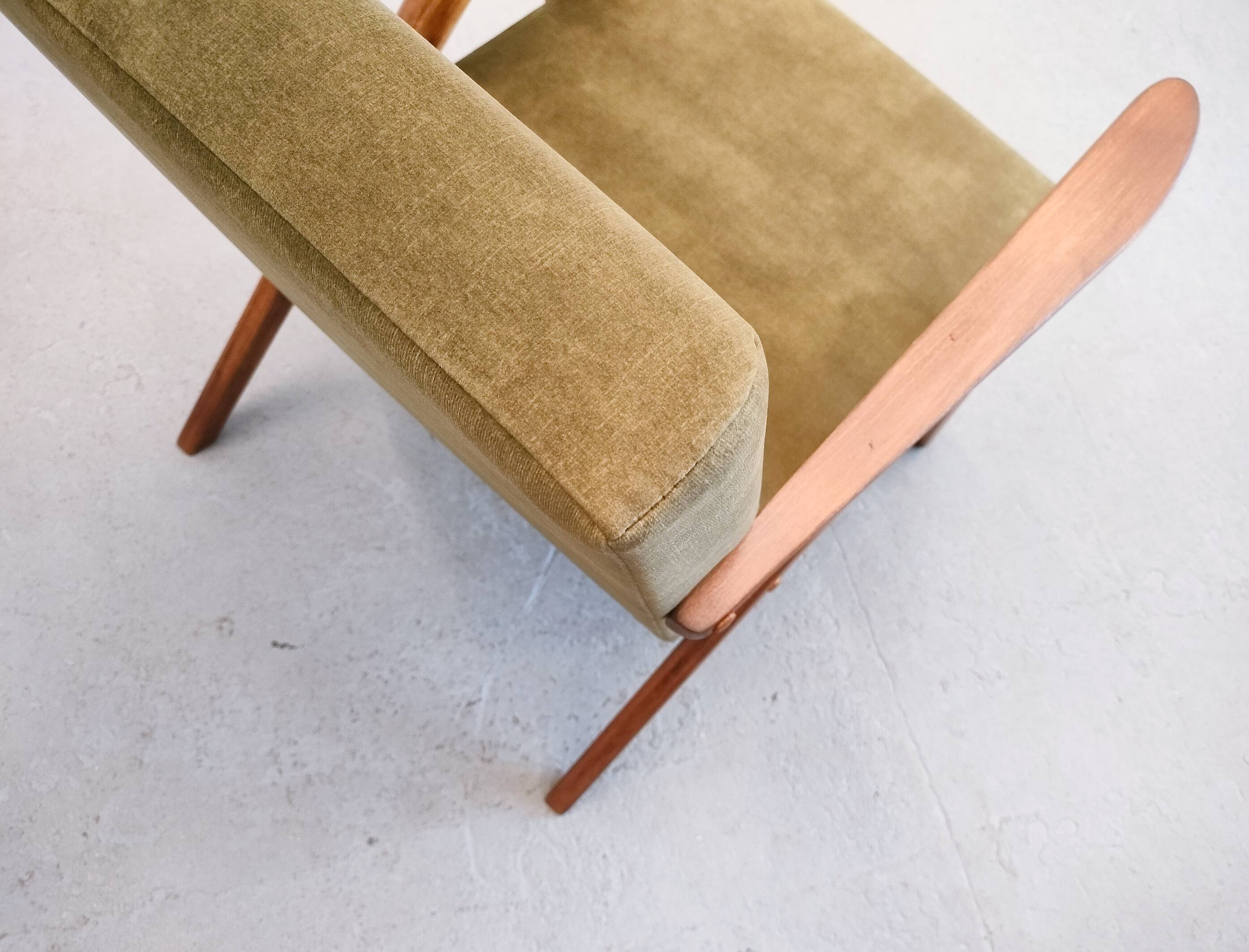 Mid-Century Accent Chair Model B-310 Var in Forest Green Velvet