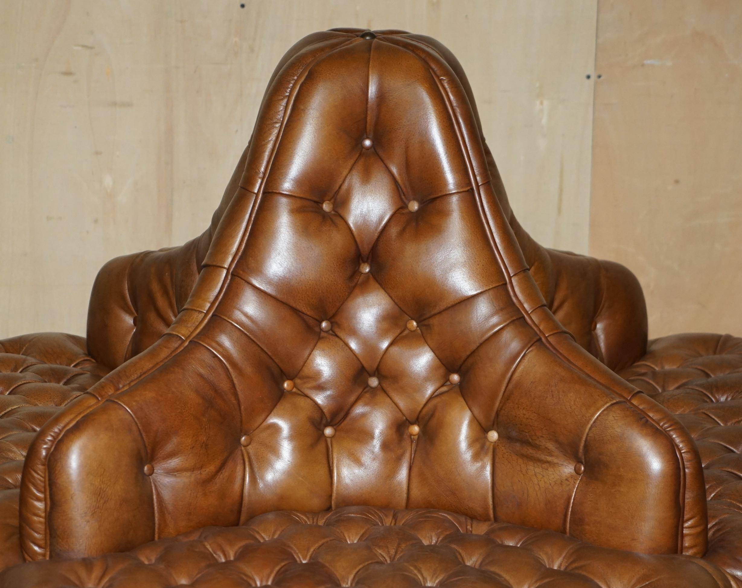 Leather Chesterfield tête-à-tête sofa, 4-seater