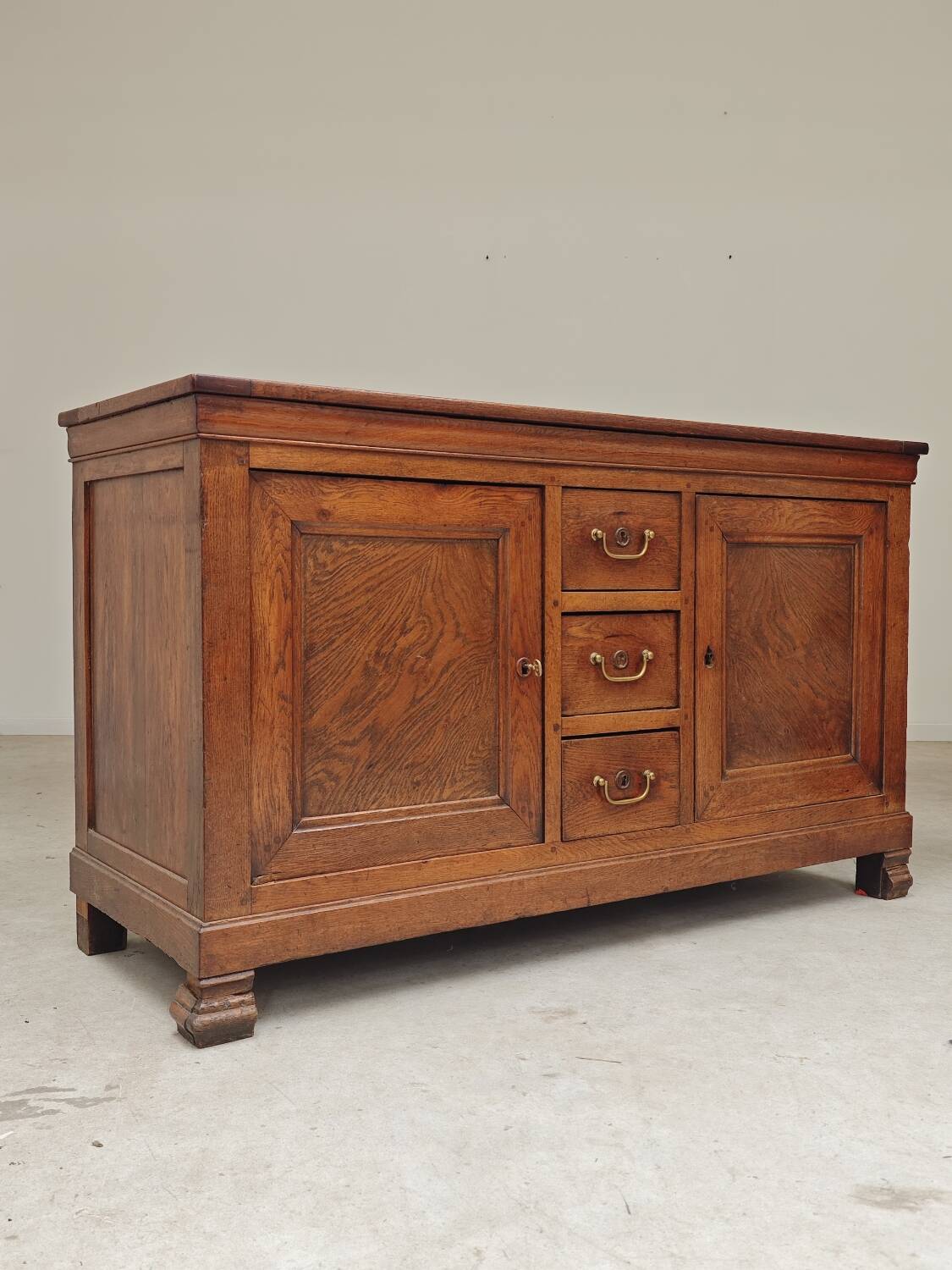 Antique solid wood workbench, dough cabinet from the 18th century.