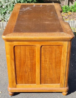 Desk carved counter 1900