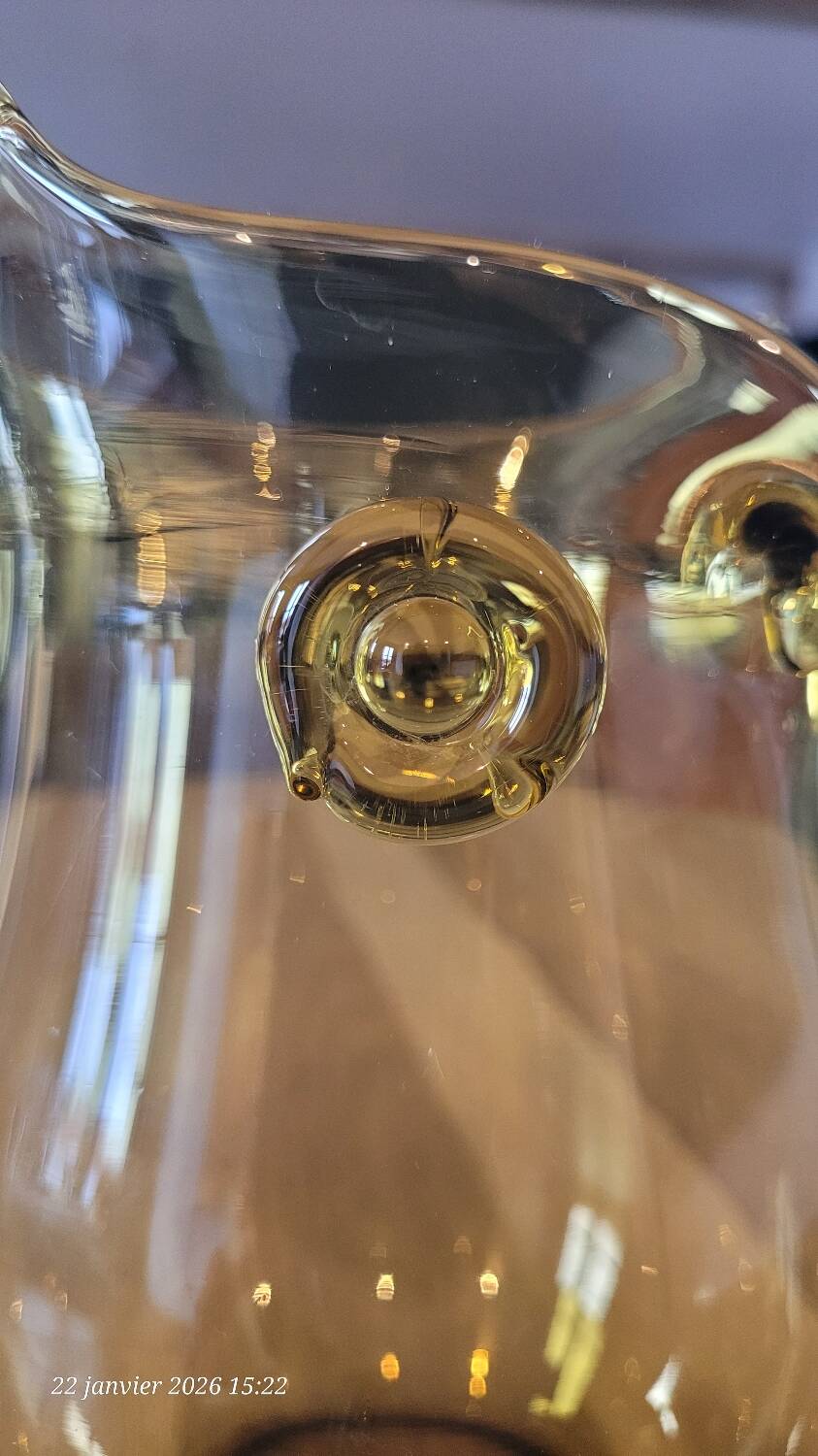 Amber glass vase design - owl shape