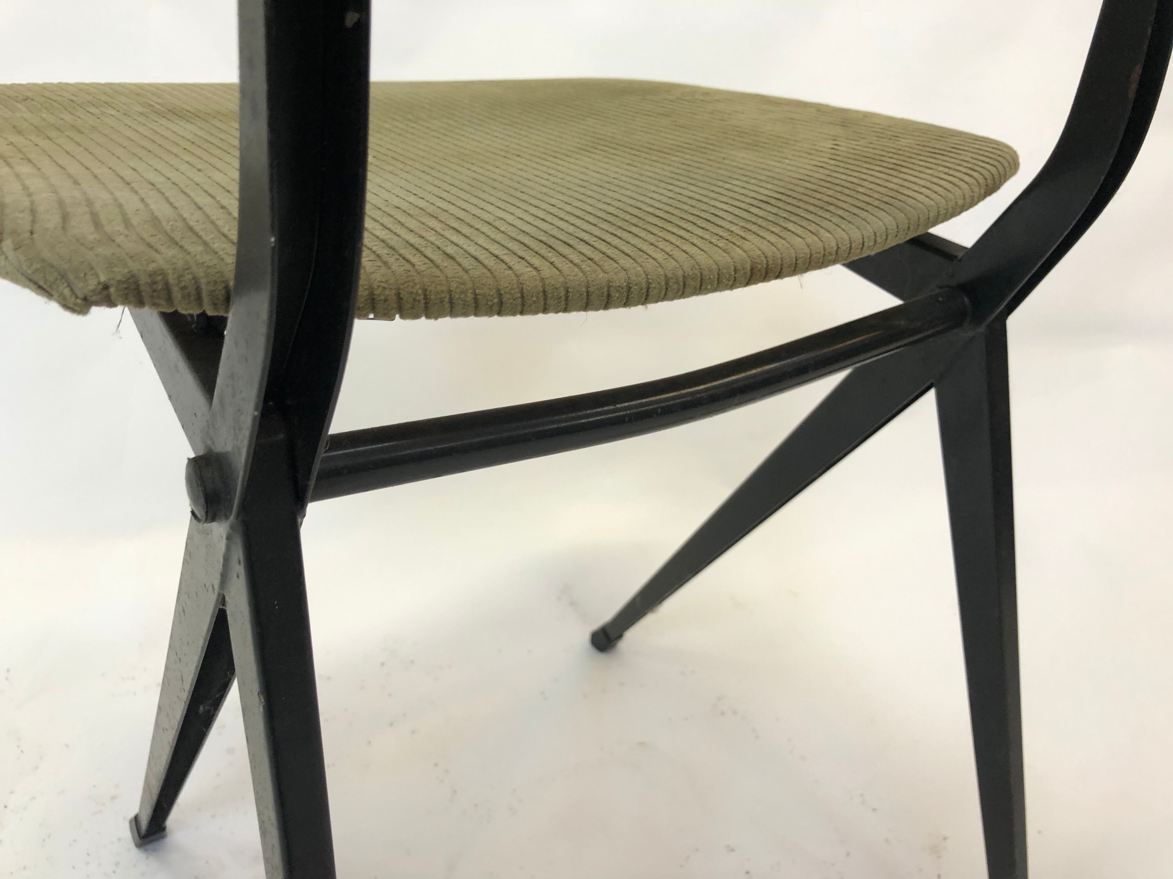 Spin Chair 102 Ynske Kooistra chair for Marko Holland Netherlands of the 60s