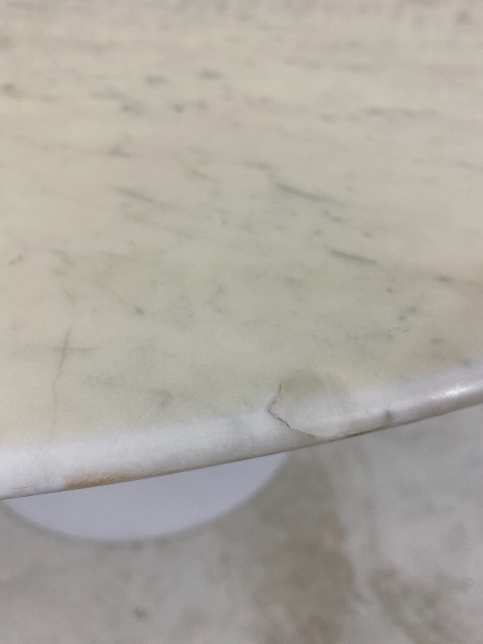 Table Knoll Saarinen 137