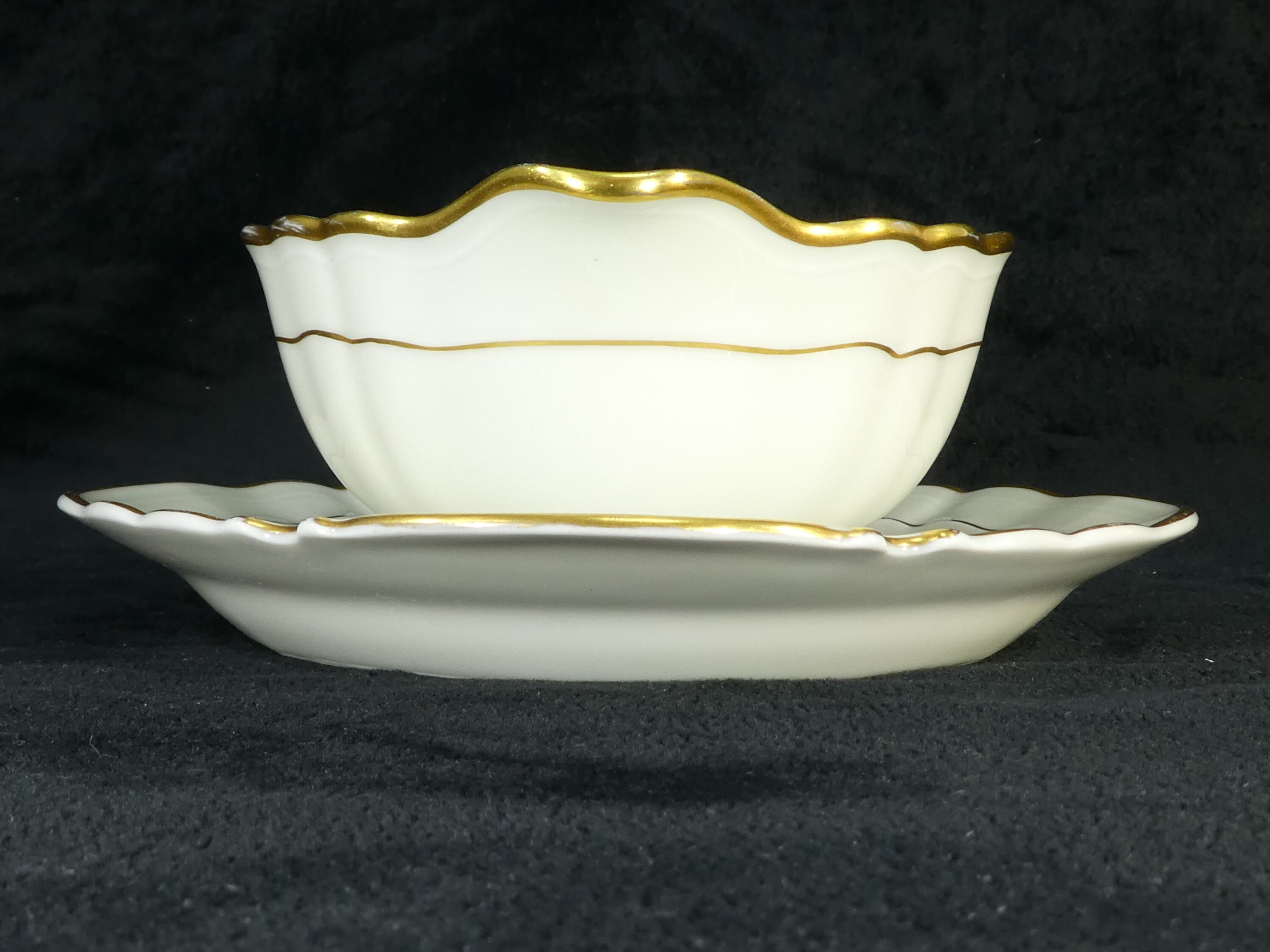 Porcelain sauciere from Limoges Bernardaud model louis xv