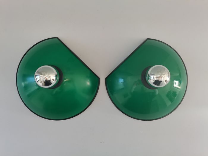 Pair of Italian design wall lamps T. Cimini for Lumina - "Emi"