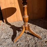 Table d’appoint en noyer XIXème