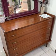 Vintage chest of drawers with 4 drawers and tapered legs by Simmob (1960s/1970s)