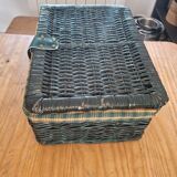 Vintage green wicker picnic basket – tartan interior