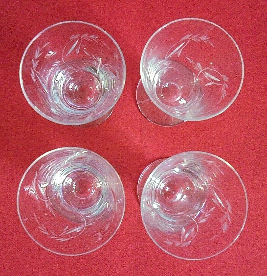 Lot 4 glasses aperitif crystal chiseled conical shape