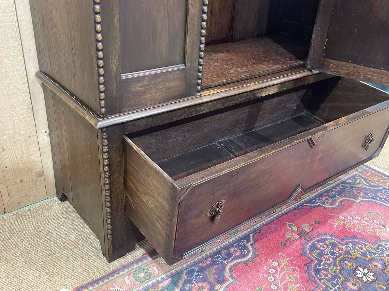 English oak wardrobe from the beginning of the 20th century - Dismantable into 3 parts