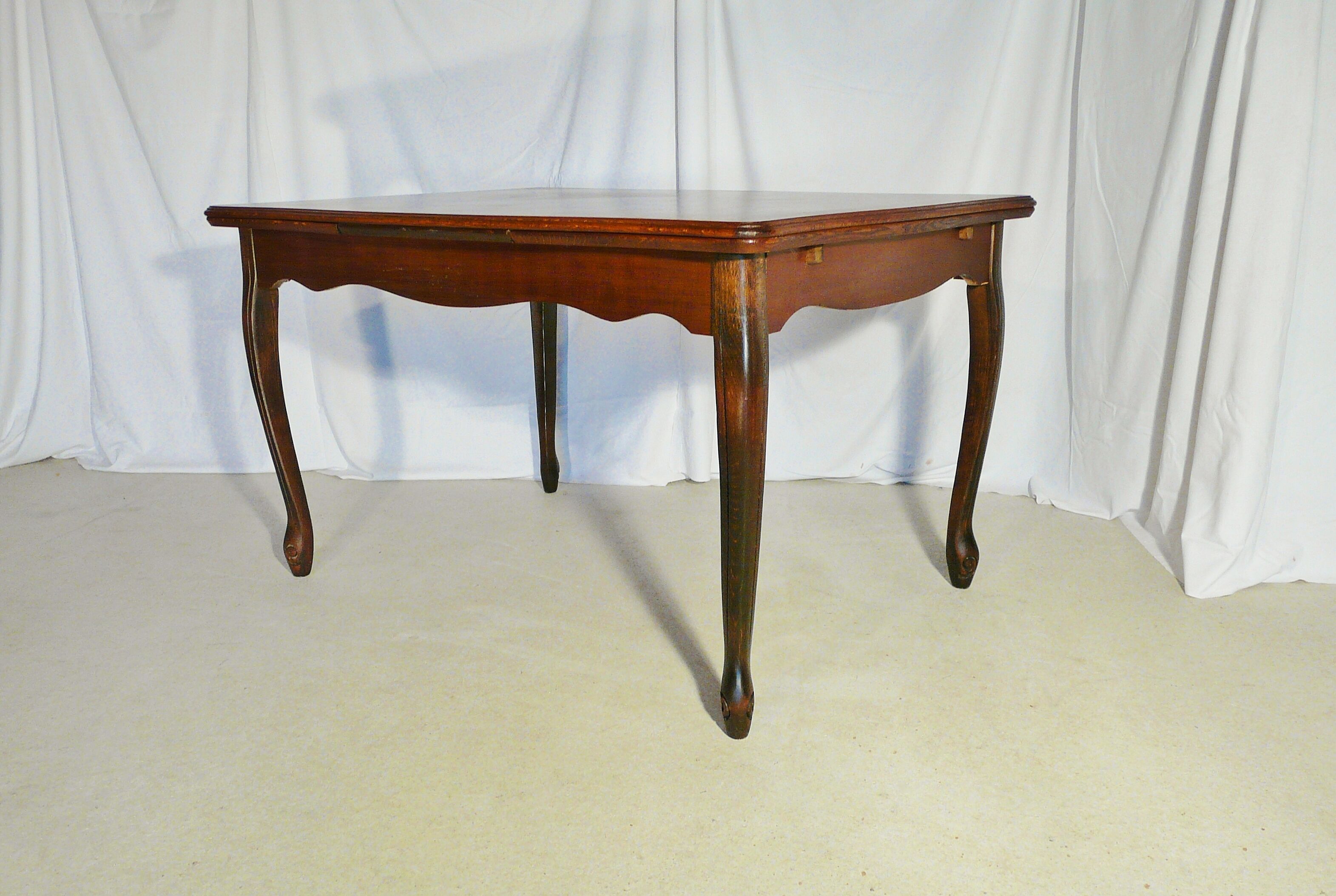Stretchrectangular regency-style table in solid wood