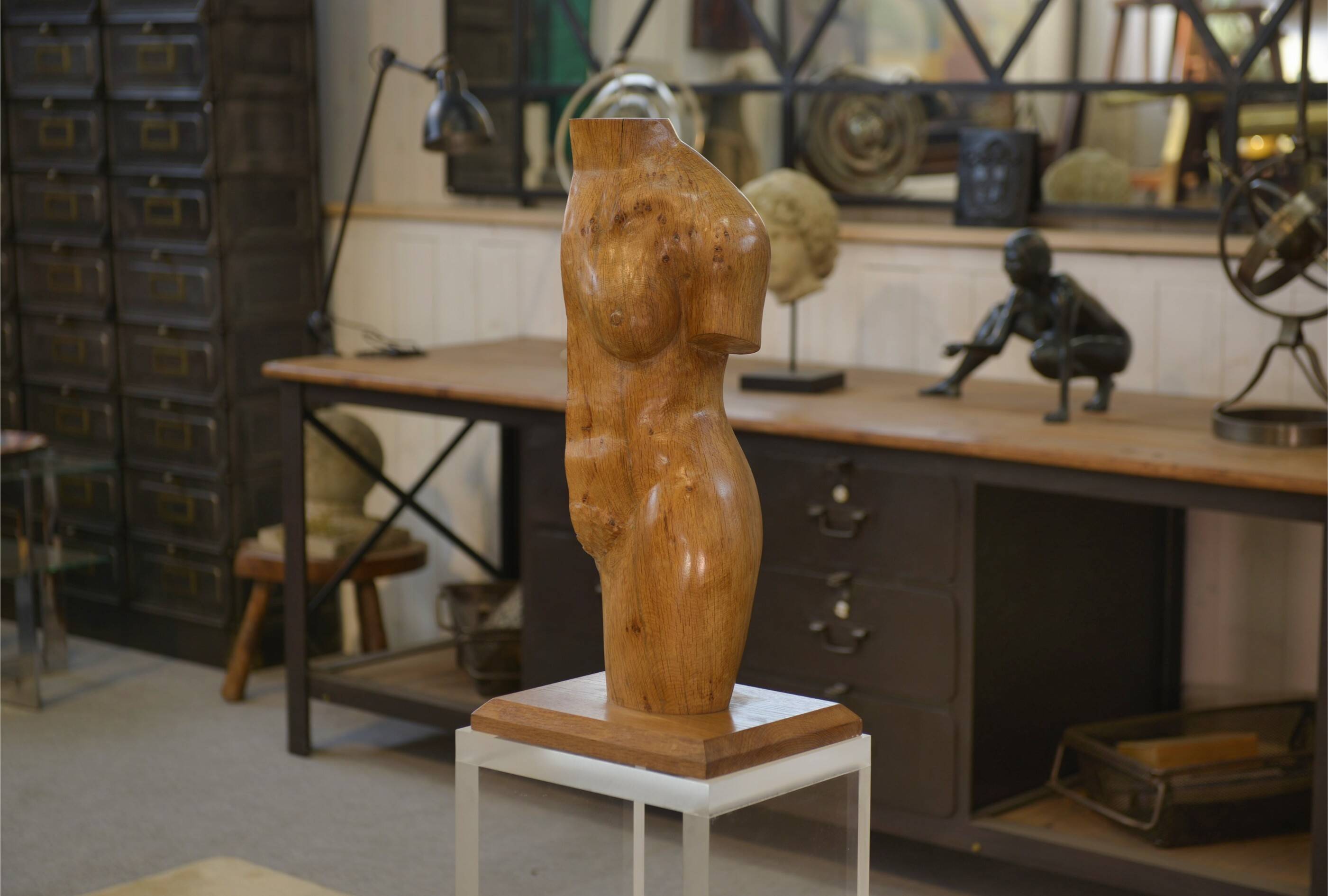 Sculpture nu en chêne 1960’s