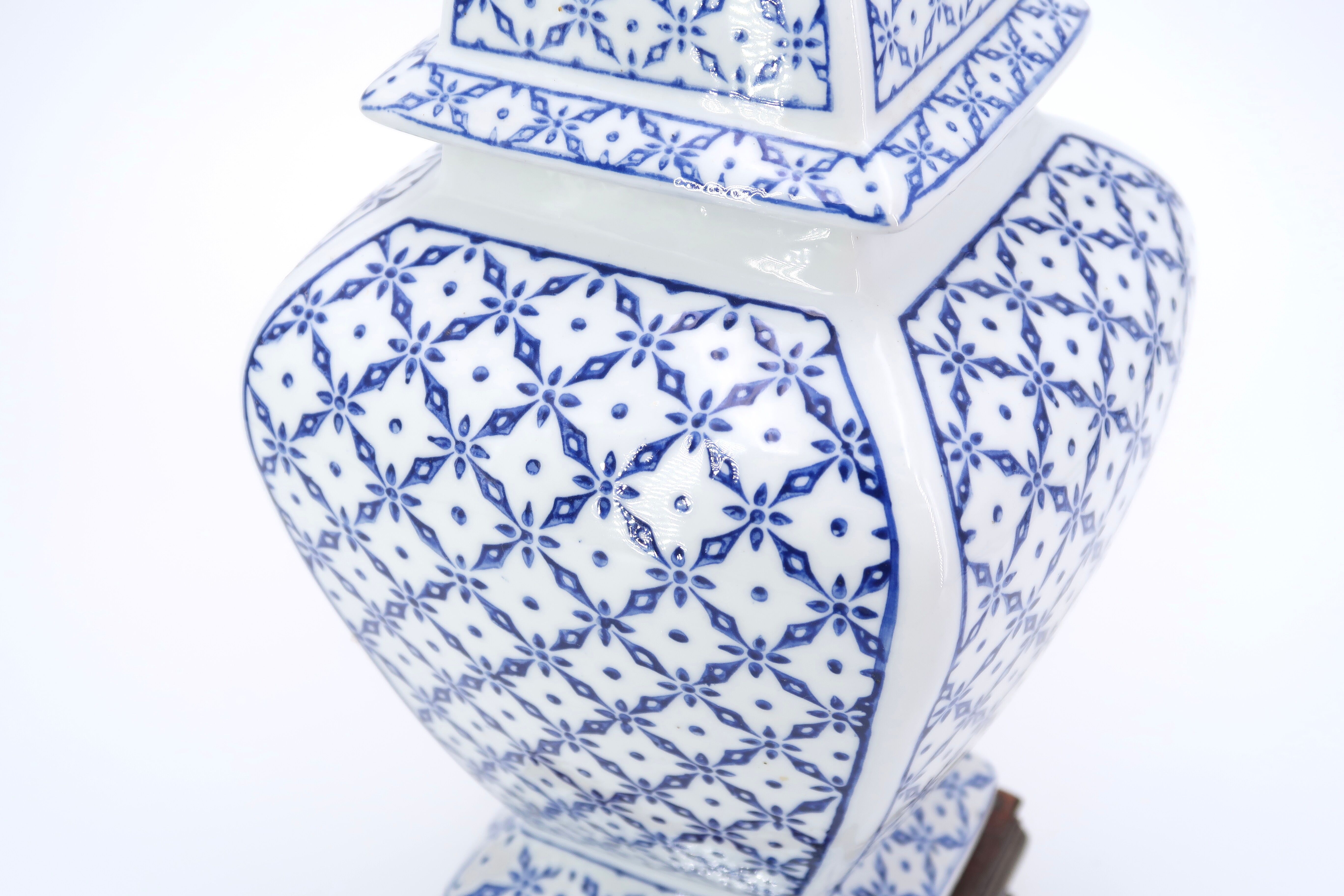 White and blue porcelain lamp