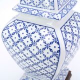White and blue porcelain lamp